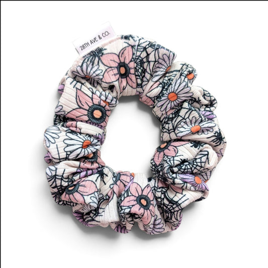 Spiderwebs Daisy Scrunchie